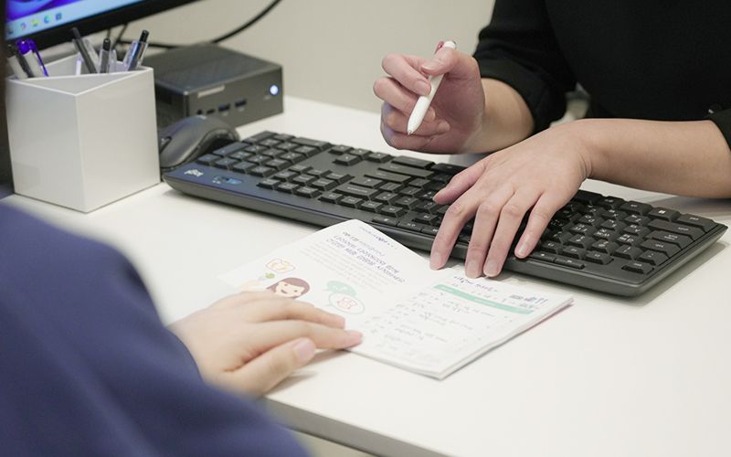 전담 상담사의 관리 상담 진행 장면 이미지
